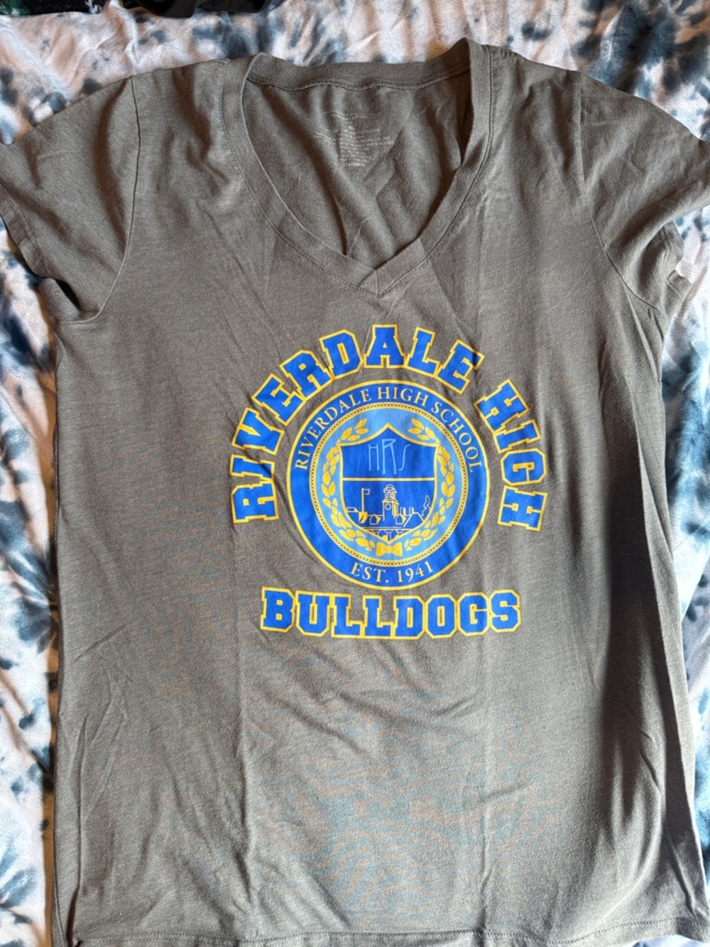 Riverdale High Bulldogs Gray V-Neck Short Sleeve Tee